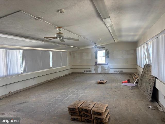 919 BROADWAY, Westville, NJ 08093