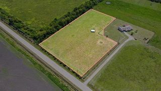 20055 County Road 210, Angleton, TX 77515