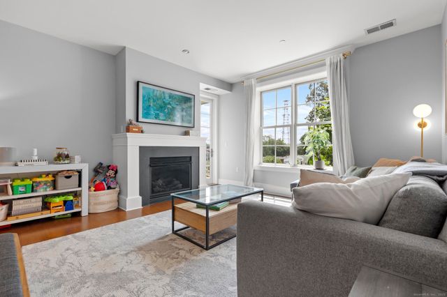 77 Havemeyer Lane 313, Stamford, CT 06902