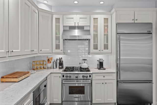 77 Havemeyer Lane 313, Stamford, CT 06902