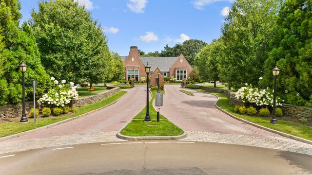 77 Havemeyer Lane 313, Stamford, CT 06902