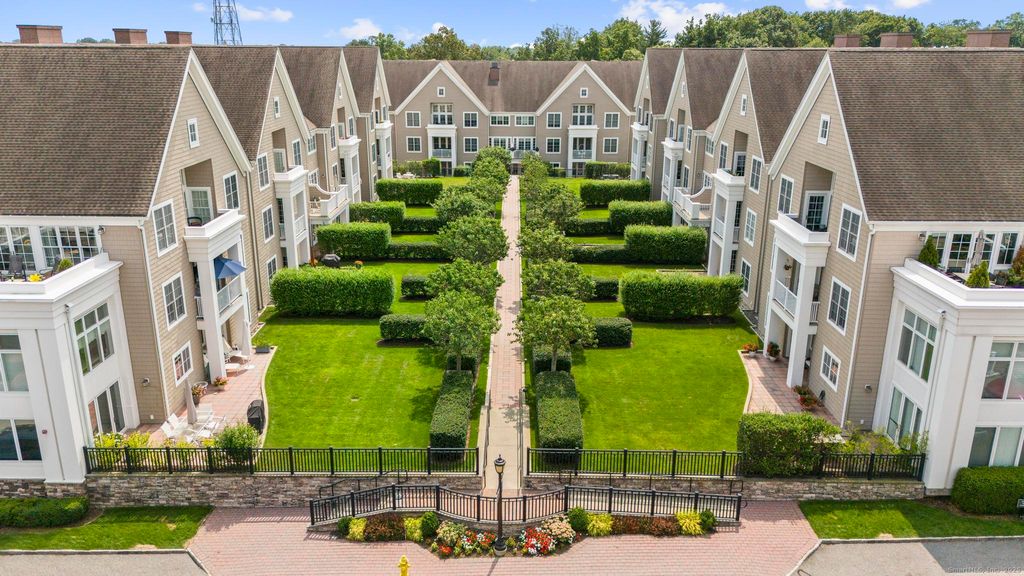 77 Havemeyer Lane 313, Stamford, CT 06902