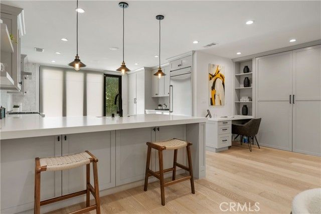 846 S Cloverdale, Los Angeles, CA 90036