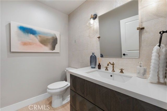 846 S Cloverdale, Los Angeles, CA 90036