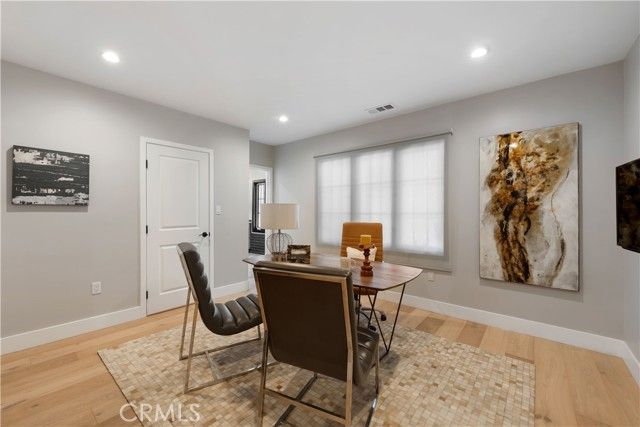 846 S Cloverdale, Los Angeles, CA 90036