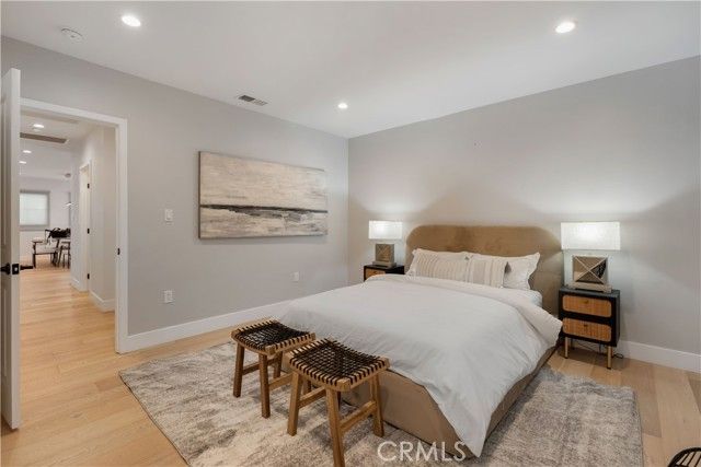 846 S Cloverdale, Los Angeles, CA 90036