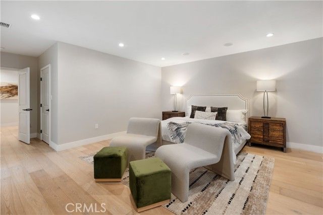 846 S Cloverdale, Los Angeles, CA 90036