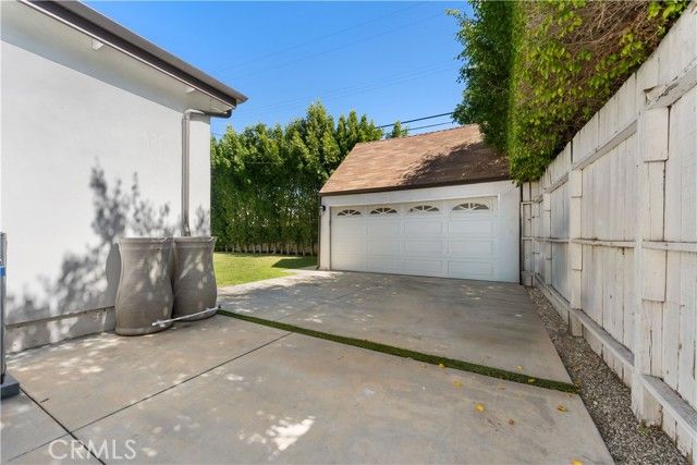 846 S Cloverdale, Los Angeles, CA 90036