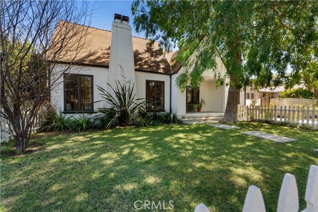 846 S Cloverdale, Los Angeles, CA 90036