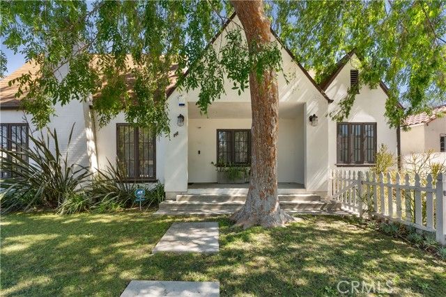 846 S Cloverdale, Los Angeles, CA 90036