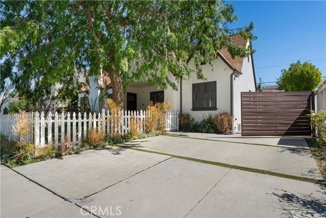 846 S Cloverdale, Los Angeles, CA 90036