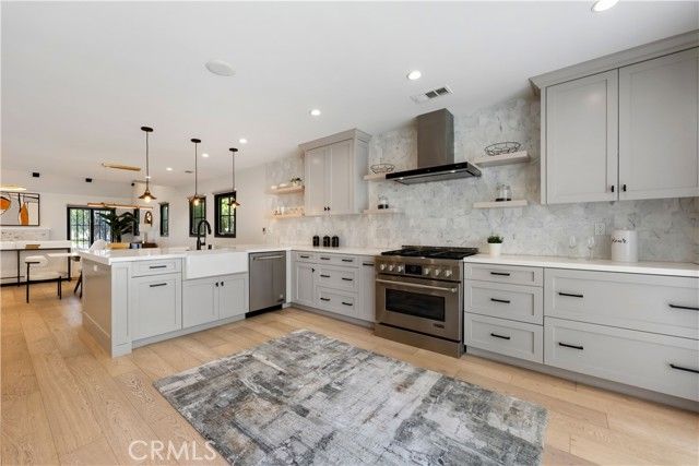 846 S Cloverdale, Los Angeles, CA 90036