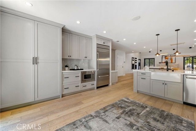 846 S Cloverdale, Los Angeles, CA 90036