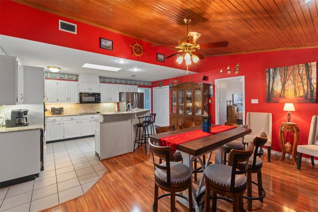 224 Autumn Wood Trail, Gun Barrel City, TX 75156