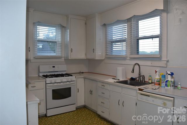 301 Highland Street, Mount Holly, NC 28120