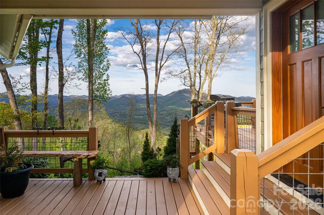 366 Signature Row Boulevard, Waynesville, NC 28785