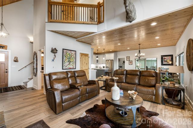 366 Signature Row Boulevard, Waynesville, NC 28785