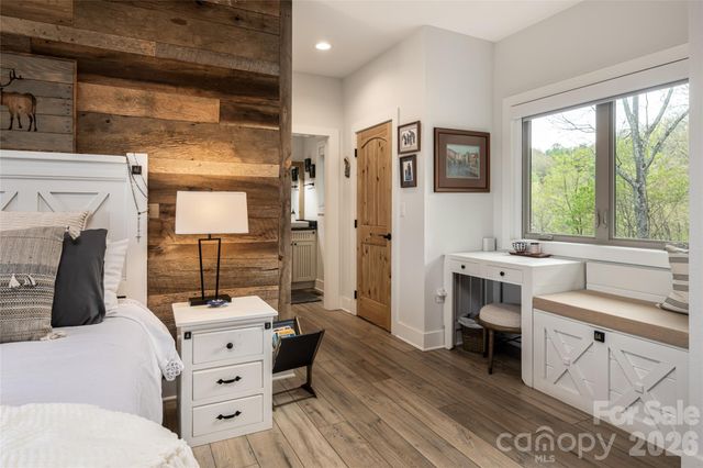 366 Signature Row Boulevard, Waynesville, NC 28785
