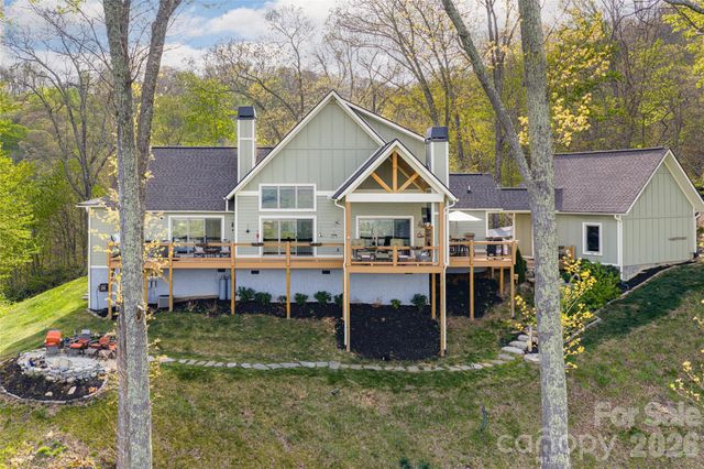 366 Signature Row Boulevard, Waynesville, NC 28785