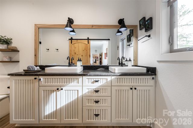366 Signature Row Boulevard, Waynesville, NC 28785