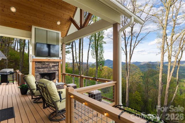 366 Signature Row Boulevard, Waynesville, NC 28785