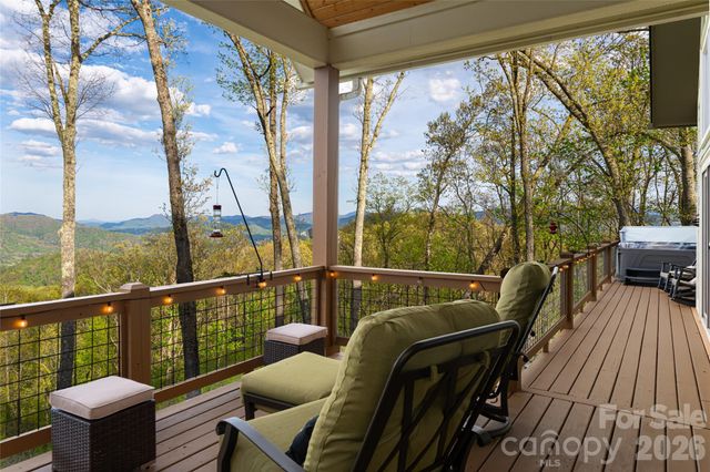 366 Signature Row Boulevard, Waynesville, NC 28785