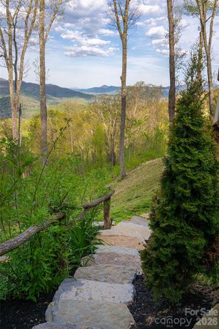 366 Signature Row Boulevard, Waynesville, NC 28785