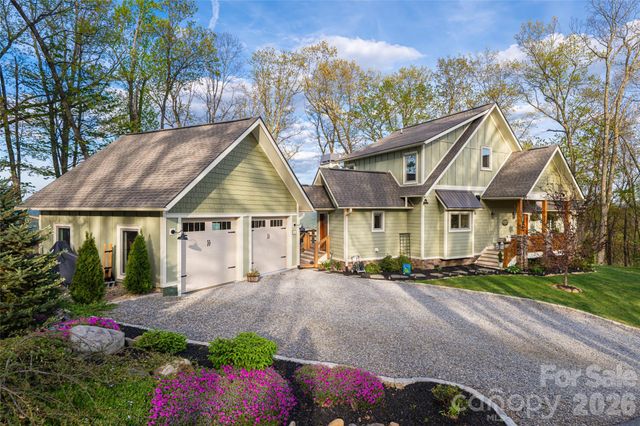366 Signature Row Boulevard, Waynesville, NC 28785