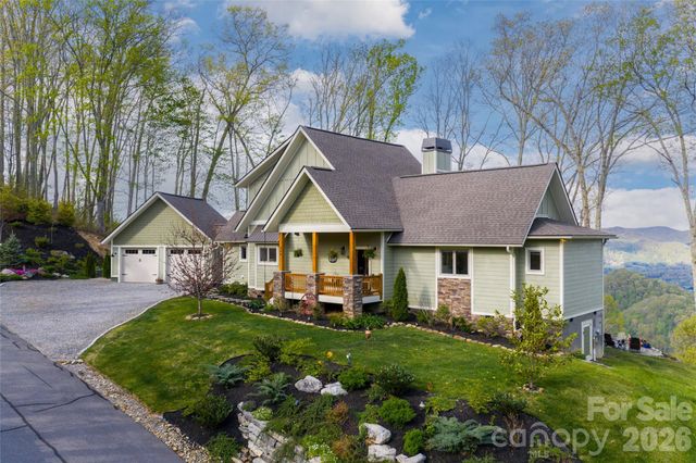366 Signature Row Boulevard, Waynesville, NC 28785