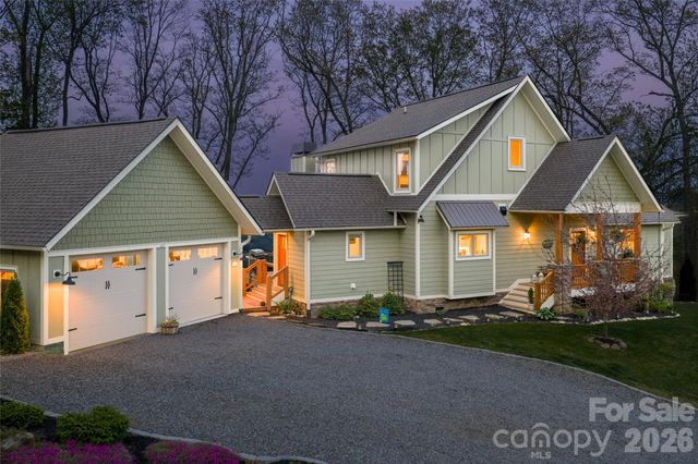 366 Signature Row Boulevard, Waynesville, NC 28785