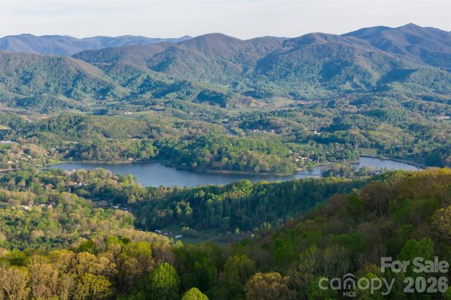 366 Signature Row Boulevard, Waynesville, NC 28785