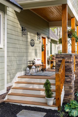 366 Signature Row Boulevard, Waynesville, NC 28785