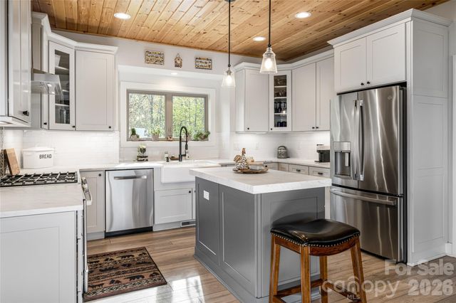 366 Signature Row Boulevard, Waynesville, NC 28785