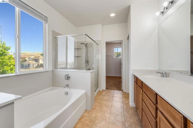 2229 Botany Bay Dr, Pittsburg, CA 94565