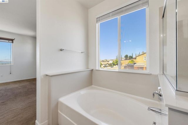 2229 Botany Bay Dr, Pittsburg, CA 94565