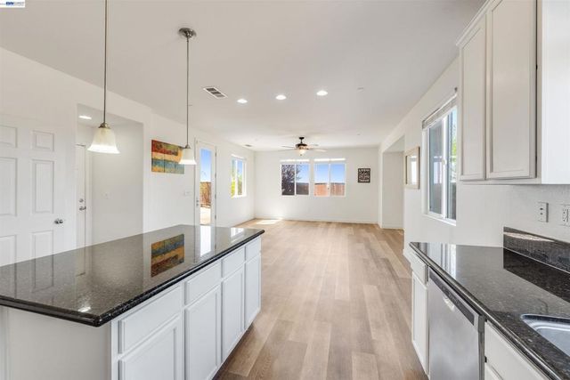 2229 Botany Bay Dr, Pittsburg, CA 94565