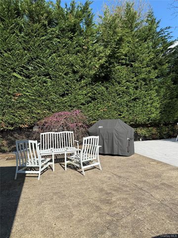 43 Marian Lane, Jericho, NY 11753