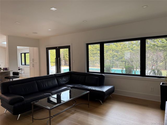 43 Marian Lane, Jericho, NY 11753