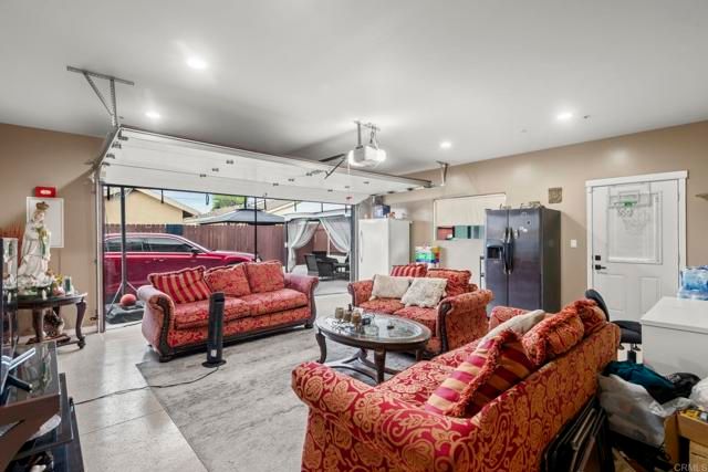 1243 Peach Ave, El Cajon, CA 92021