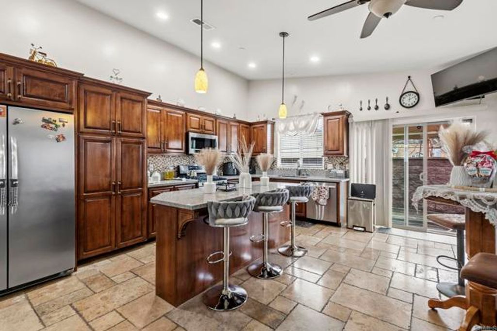 1243 Peach Ave, El Cajon, CA 92021