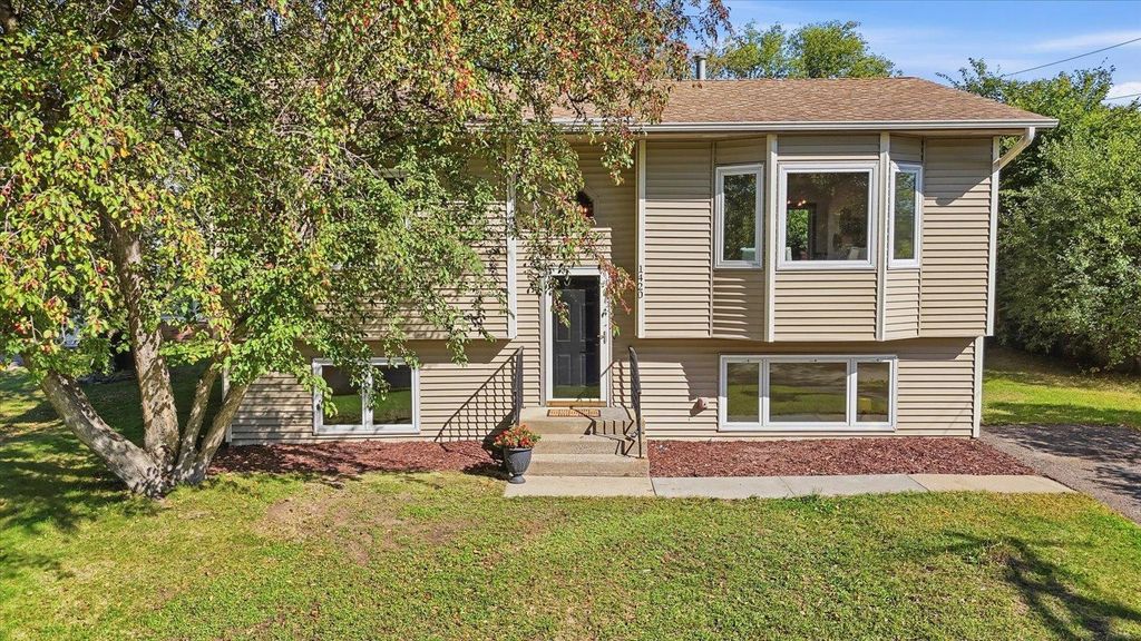 1420 Sylvan Street, Saint Paul, MN 55117 — exterior