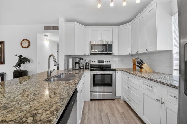 14 Flanders A, Delray Beach, FL 33484