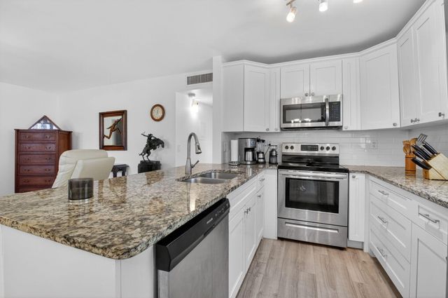 14 Flanders A, Delray Beach, FL 33484