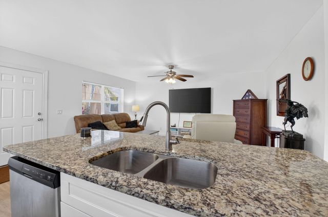 14 Flanders A, Delray Beach, FL 33484