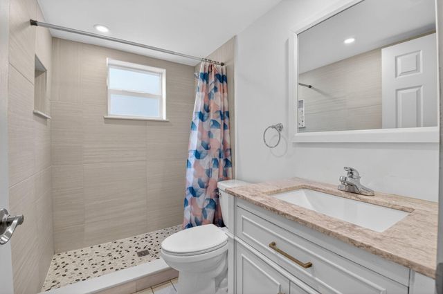 14 Flanders A, Delray Beach, FL 33484