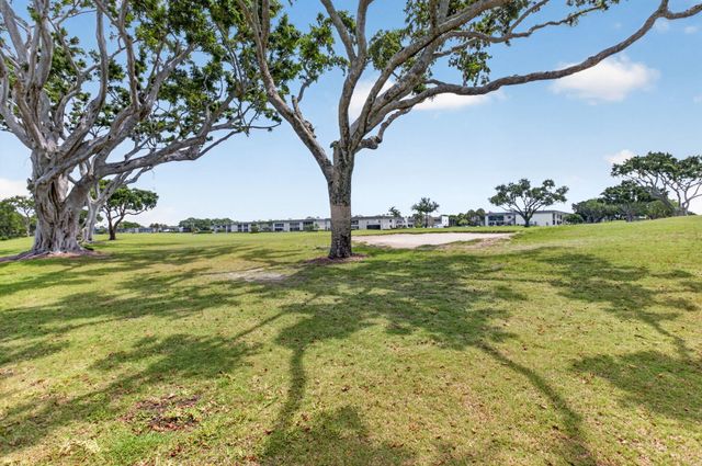 14 Flanders A, Delray Beach, FL 33484