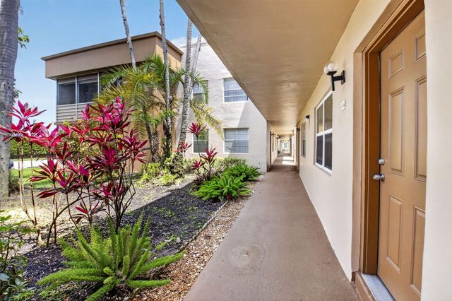 14 Flanders A, Delray Beach, FL 33484