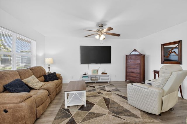 14 Flanders A, Delray Beach, FL 33484