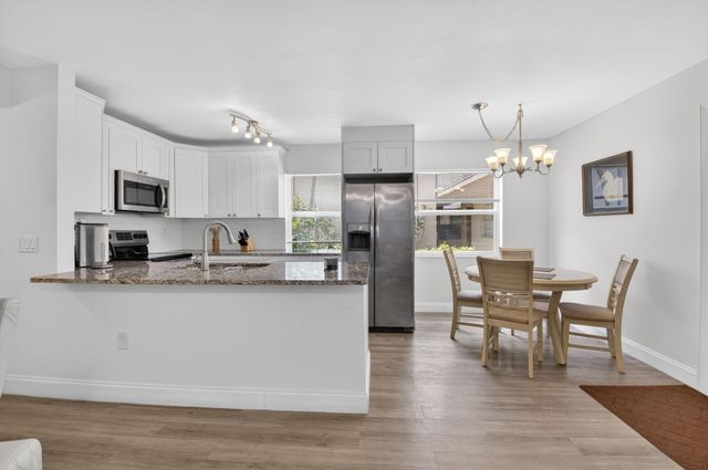14 Flanders A, Delray Beach, FL 33484
