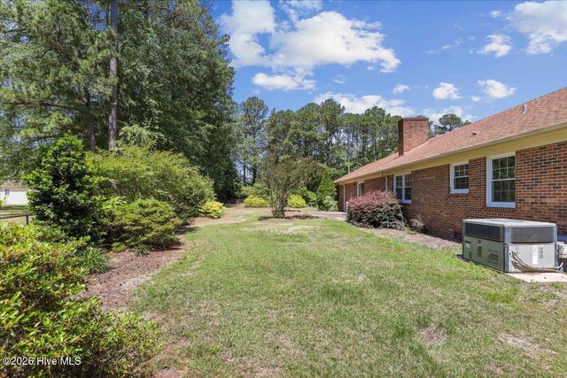 221 Pinewood Circle, Goldsboro, NC 27534